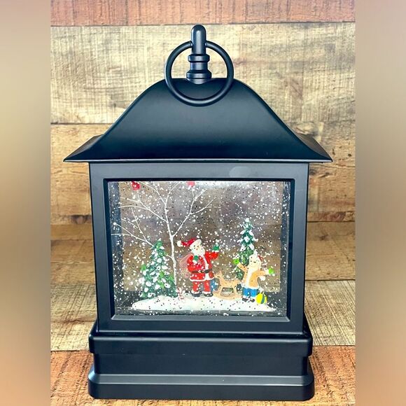 Winter Lane Musical Glitter Globe Lantern - Santa Scene Sold out on HSN!! EUC - Picture 1 of 9